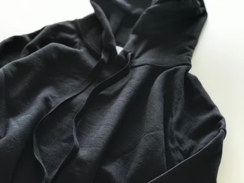 Big silhouette hoodie / black / plain / hand embroidery / unisex