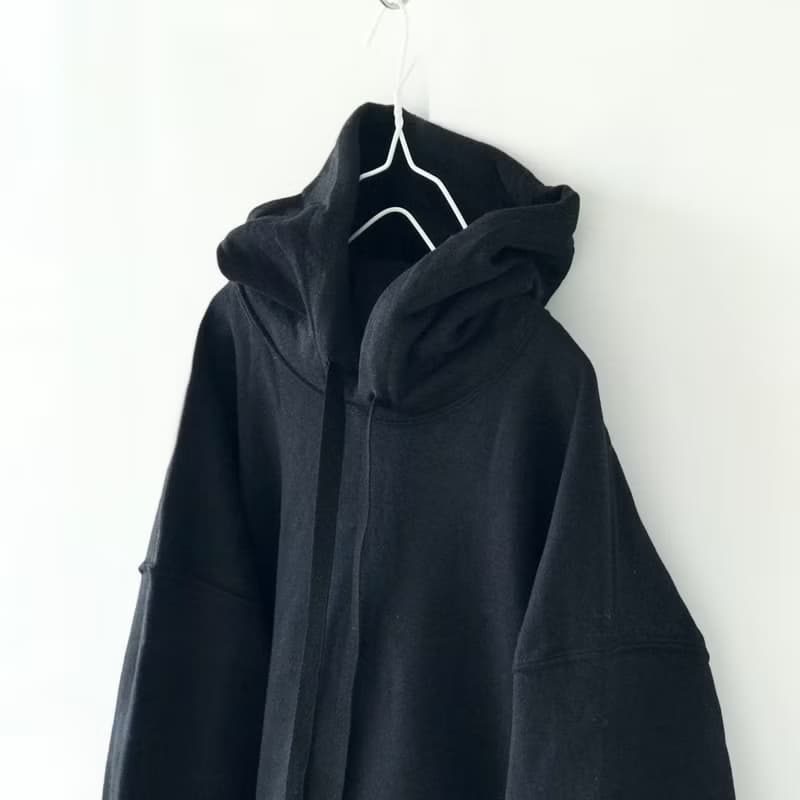 Big silhouette hoodie / black / plain / hand embroidery / unisex