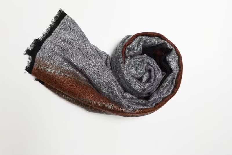 【快速出貨】喀什米爾專櫃設計梭織工藝羊絨灰藍圍巾披肩頂級精品