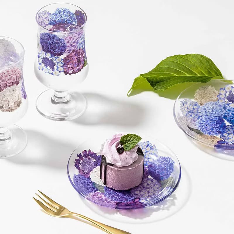 【YOU+MORE!】繡球花紋高腳玻璃杯
