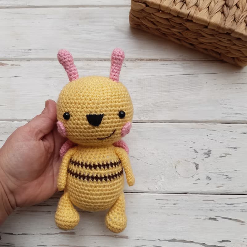 Hand crochet funny Bee Stuffed toys Animals Plush toys Amigurumi Knit Gift