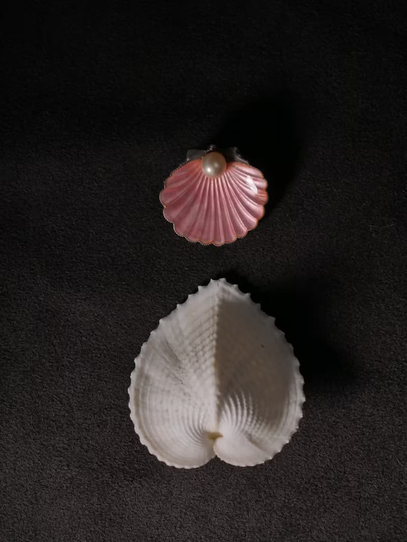 1950s 英國 近代老件 粉色琺瑯玻璃珍珠貝殼純銀耳夾胸針套組