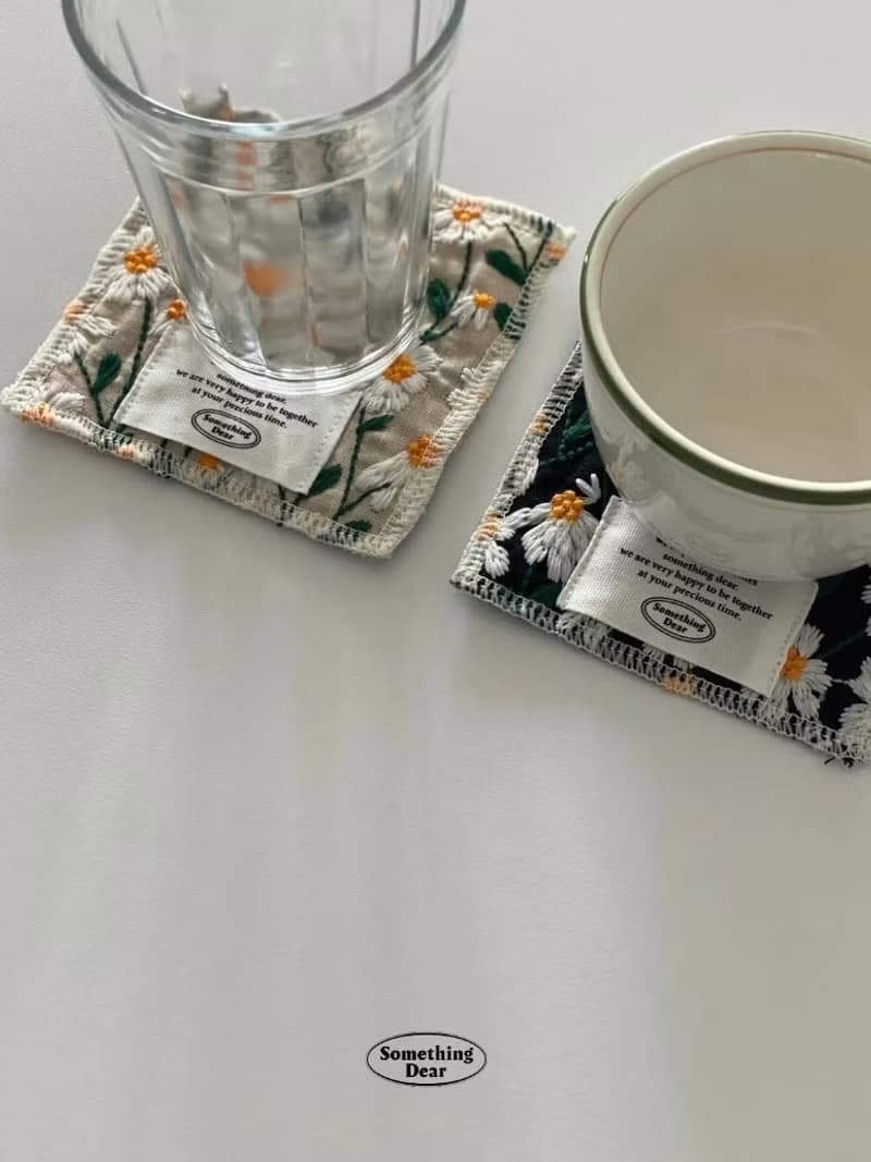 Embroidered Floral Cotton Coaster – Double-sided | Beige / Black