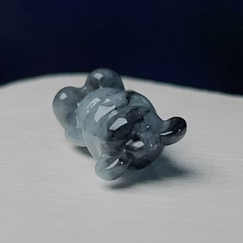 飄烏雞翡翠熊熊| 天然緬甸玉A貨翡翠 | 送禮