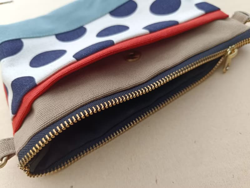 手拿包 Lovely Canvas Pouch and Crossbody, Polka Dot Design 化妝包 /收納袋
