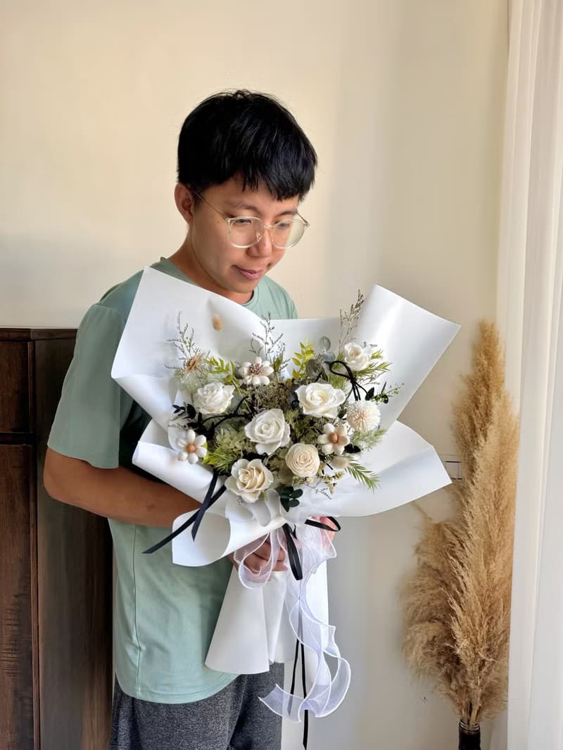 日日好 白綠色系 永生花束 情人節花束