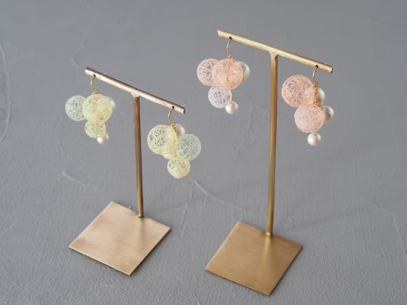 ひらり・糸玉バブルイヤリング菜の花
