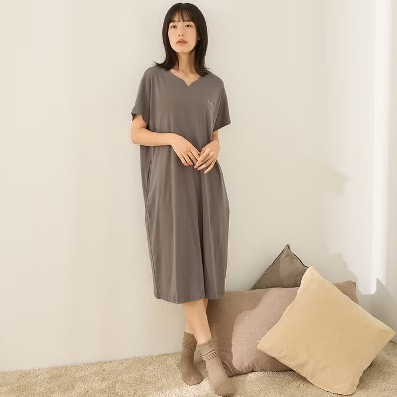 軟滑觸感氣質修身洋裝 -共2色