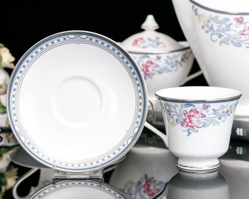 英國製Royal Doulton康乃馨2000細緻骨瓷白金紅茶杯咖啡杯盤