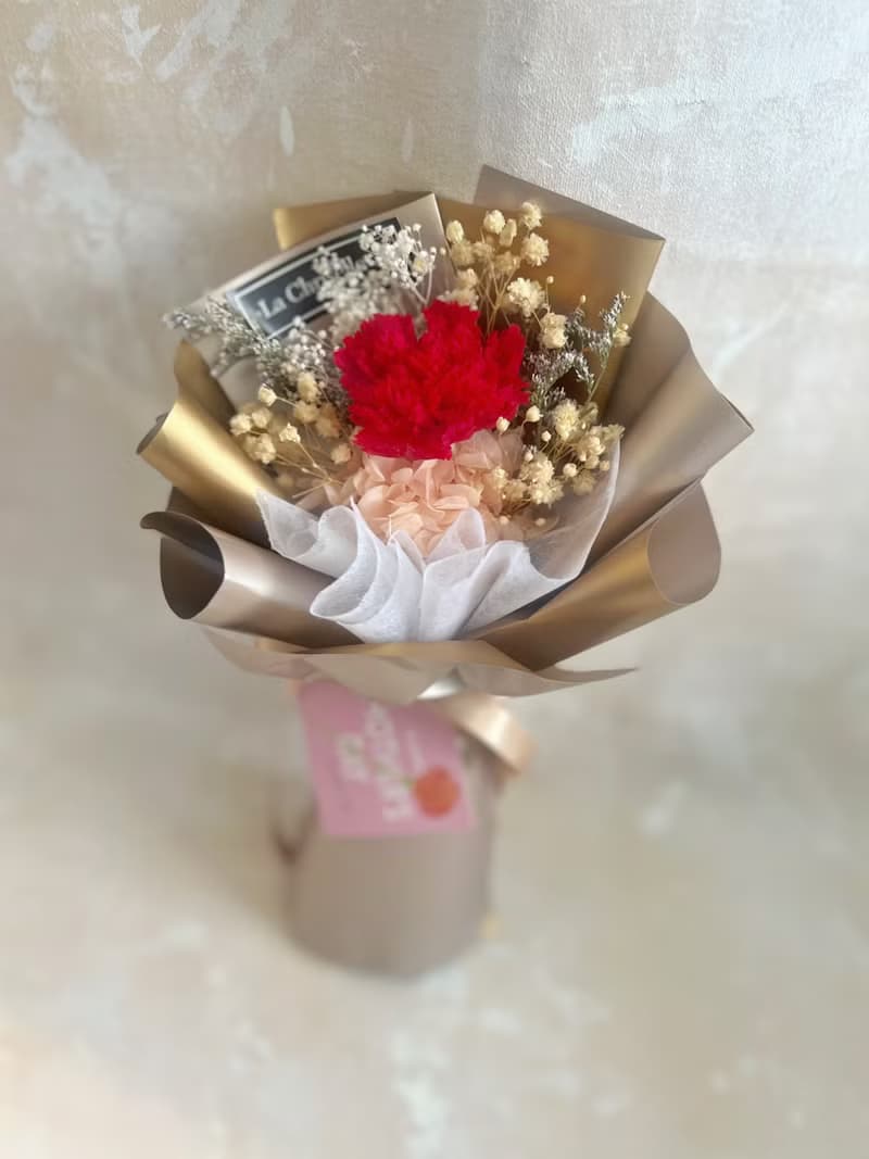 只限香港 母親節花束系列 尊貴媽媽 紅色 康乃馨 永生花 保鮮花