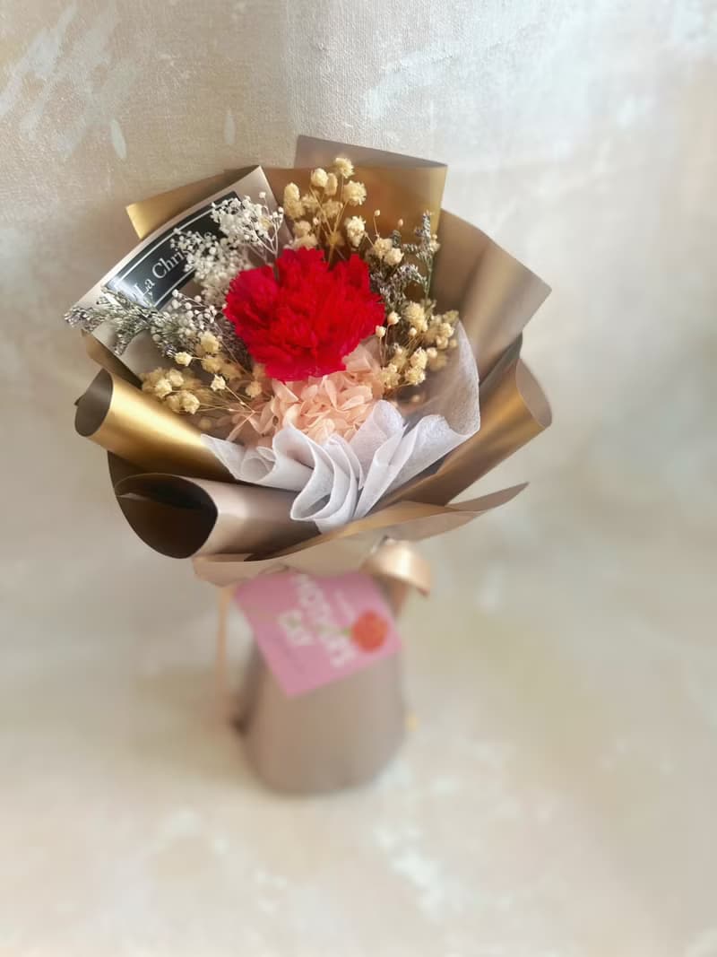 只限香港 母親節花束系列 尊貴媽媽 紅色 康乃馨 永生花 保鮮花
