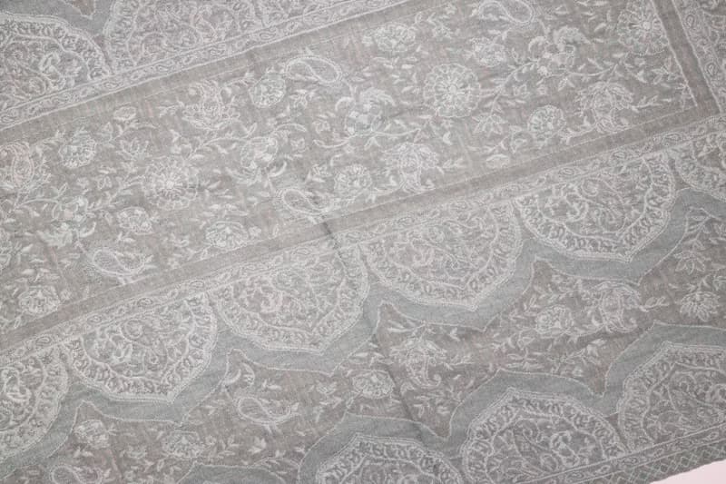 【精品禮盒】喀什米爾水煮羊毛手工刺繡圍巾披肩淺薄荷綠色釘珠款