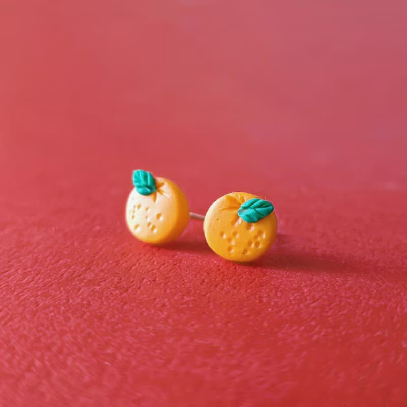 bi juicy//大桔手工軟陶小耳釘