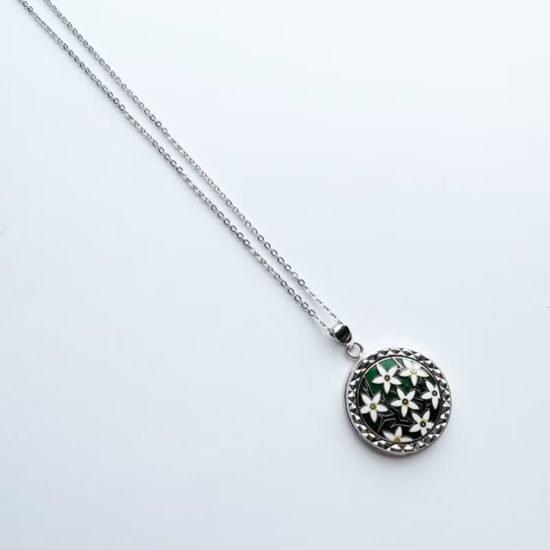 カラタチ 【Green】七宝焼のペンダント 丹銅メタル七宝