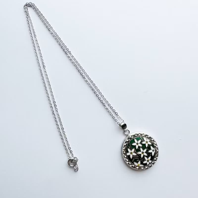 カラタチ 【Green】七宝焼のペンダント 丹銅メタル七宝
