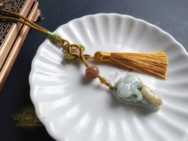 天然緬甸玉 翡翠 翹色巧雕 三腳金蟾 招財進寶 包掛 禮物 掛繩