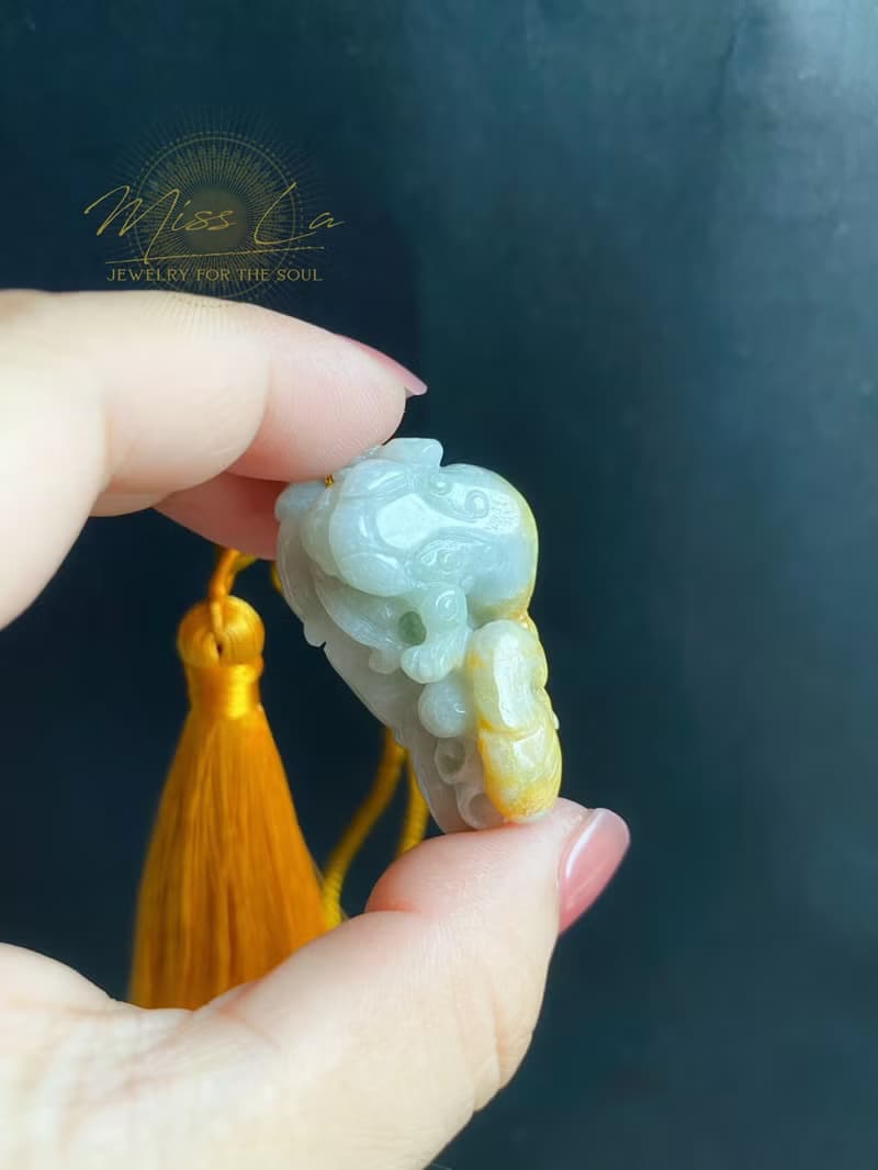 天然緬甸玉 翡翠 翹色巧雕 三腳金蟾 招財進寶 包掛 禮物 掛繩