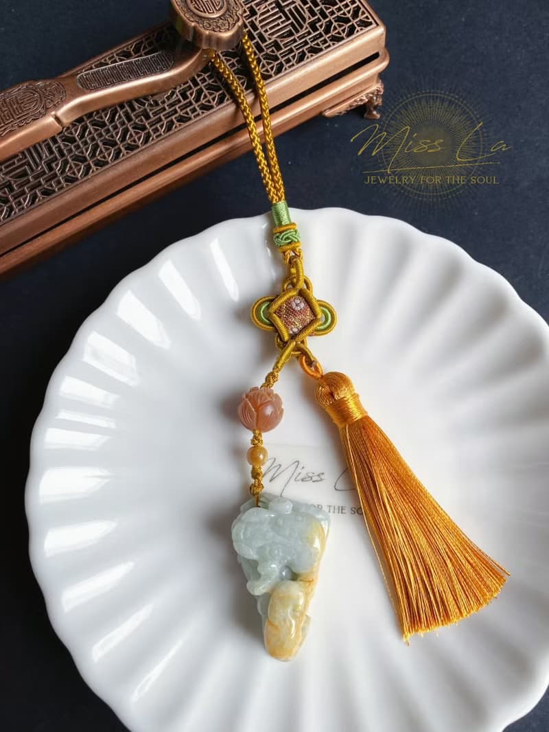 天然緬甸玉 翡翠 翹色巧雕 三腳金蟾 招財進寶 包掛 禮物 掛繩