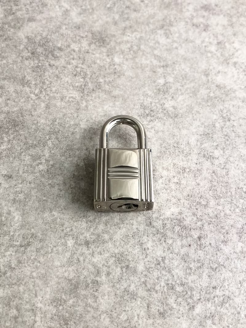 【 日本直送　名牌中古包 】HERMES エルメス 鍵 パドロック カデナ シルバー vintage ヴィンテージ オールド un7e4i