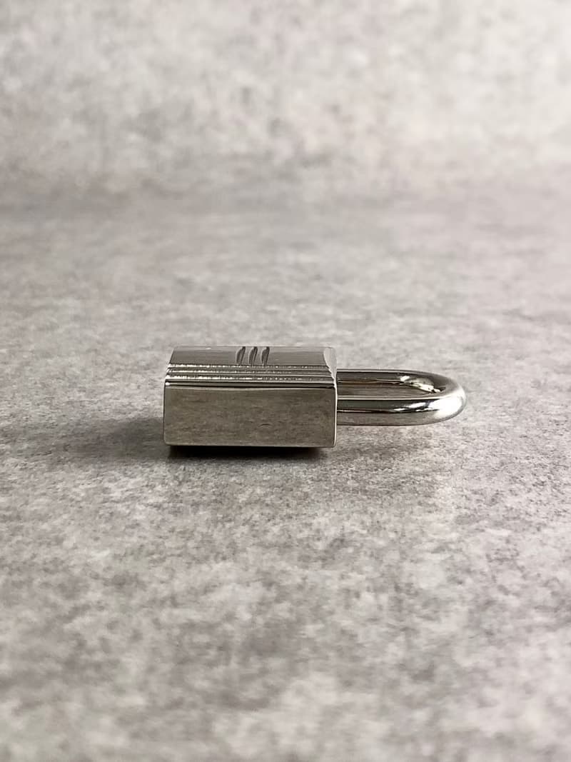 【 日本直送　名牌中古包 】HERMES エルメス 鍵 パドロック カデナ シルバー vintage ヴィンテージ オールド un7e4i