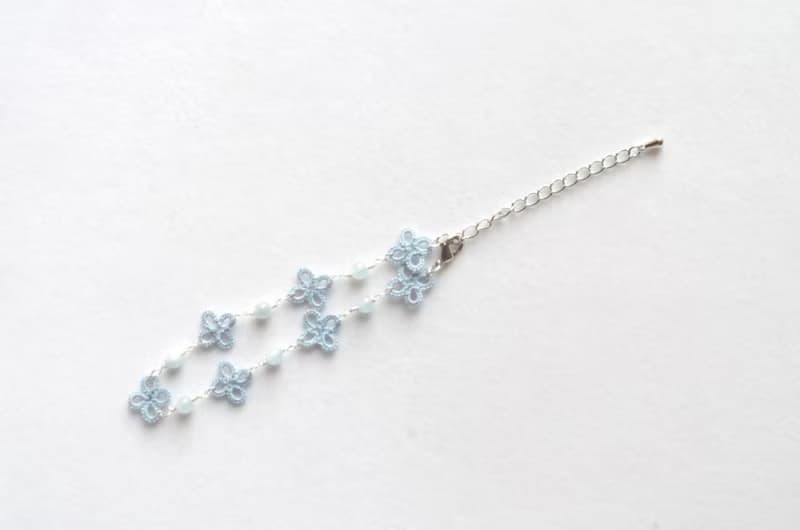3月誕生石・タティングレースの小花とアクアマリンのブレスレット