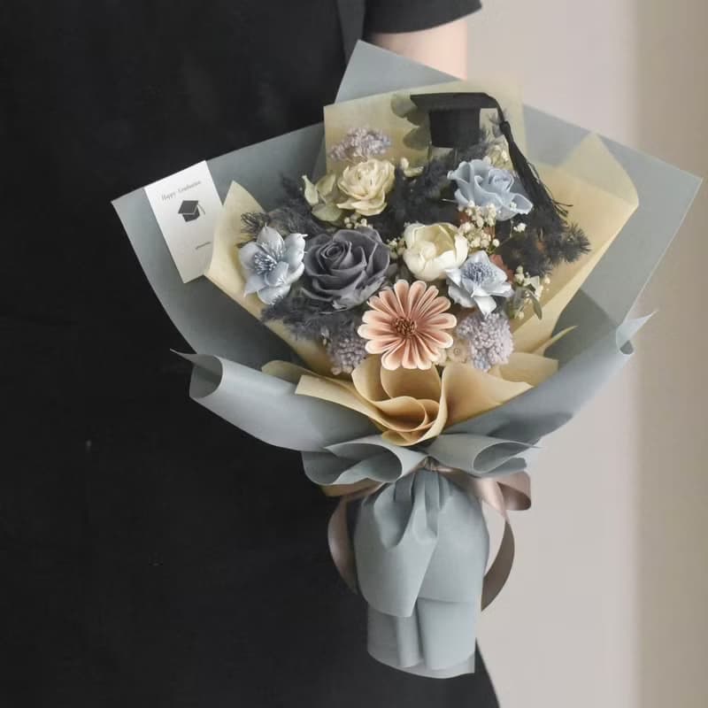 /藍綠色畢業花束/畢業季 畢業花束 畢業禮物 送禮 玫瑰 祝福 永生