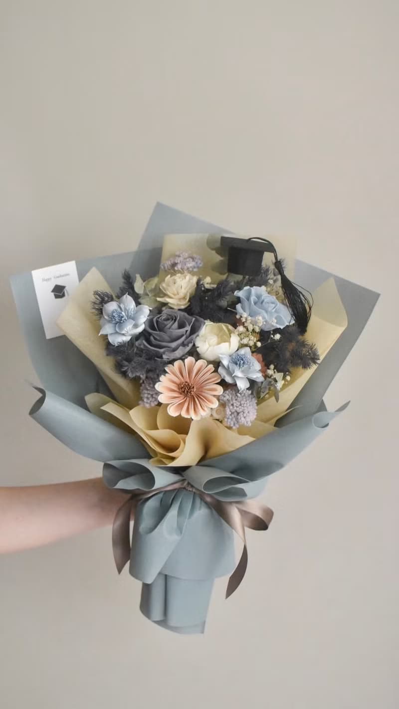 /藍綠色畢業花束/畢業季 畢業花束 畢業禮物 送禮 玫瑰 祝福 永生