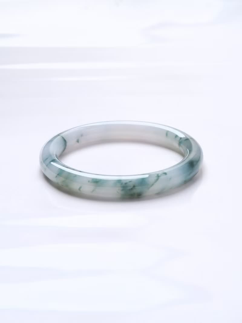 青雲 | 冰種 / 湖水綠飄花 / 圓條鐲 / 手圍18 | 天然A貨翡翠玉鐲