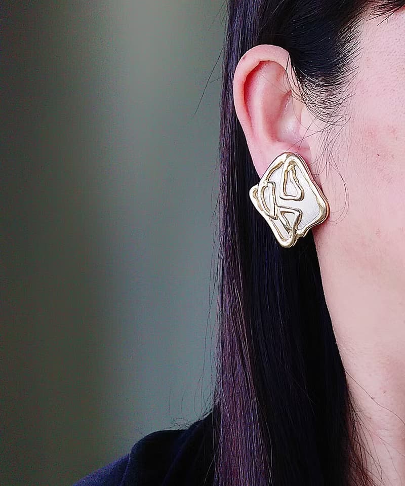 vintage jewelry  放色大膽立體金屬塗鴉 夾式耳環