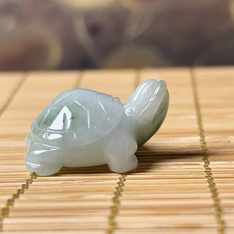 【吉祥‧長壽】飄綠花翡翠烏龜 | 天然緬甸玉A貨翡翠 | 送禮