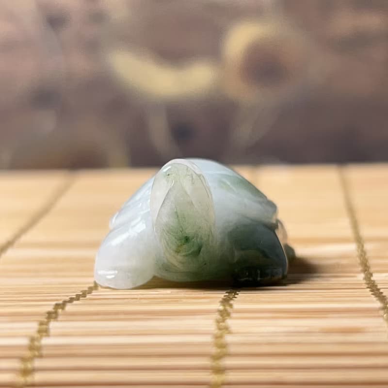 【吉祥‧長壽】飄綠花翡翠烏龜 | 天然緬甸玉A貨翡翠 | 送禮