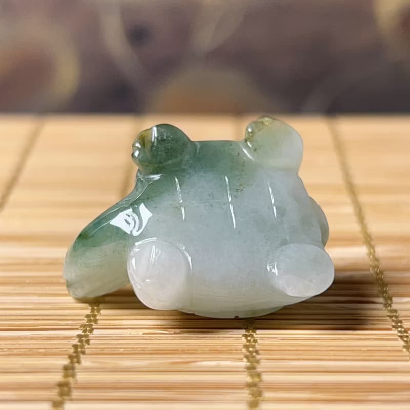 【吉祥‧長壽】飄綠花翡翠烏龜 | 天然緬甸玉A貨翡翠 | 送禮