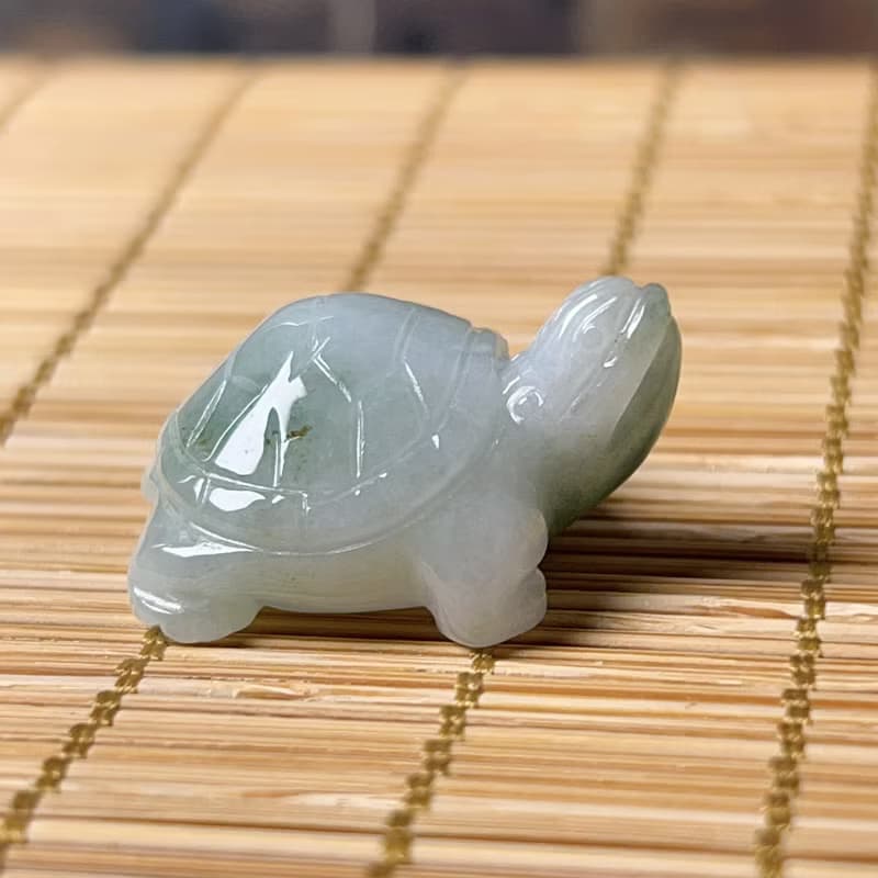 【吉祥‧長壽】飄綠花翡翠烏龜 | 天然緬甸玉A貨翡翠 | 送禮