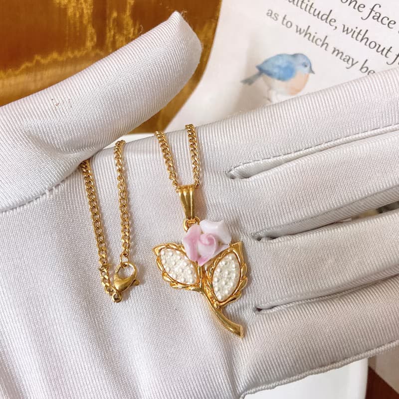 【 西洋古董飾品 】優雅氣質玫瑰花花束 花瓣雕花 項鍊