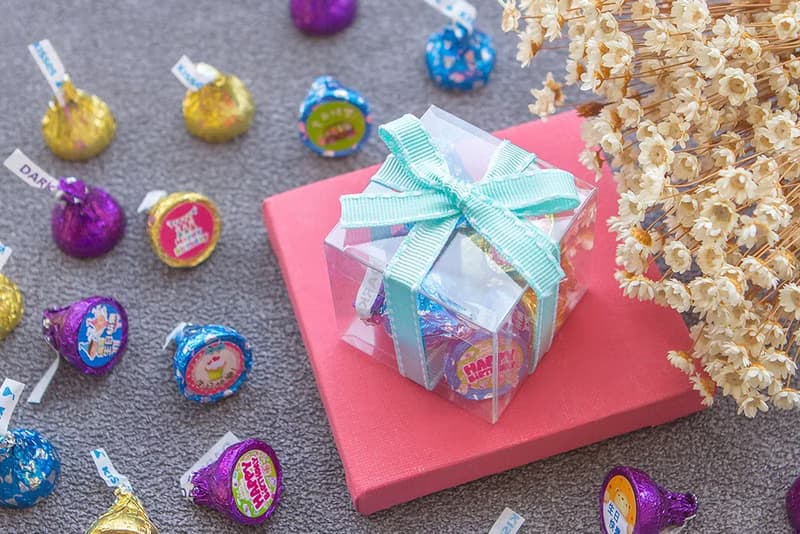 生日快樂 水滴巧克力8顆入小禮盒(Tiffany色緞帶)