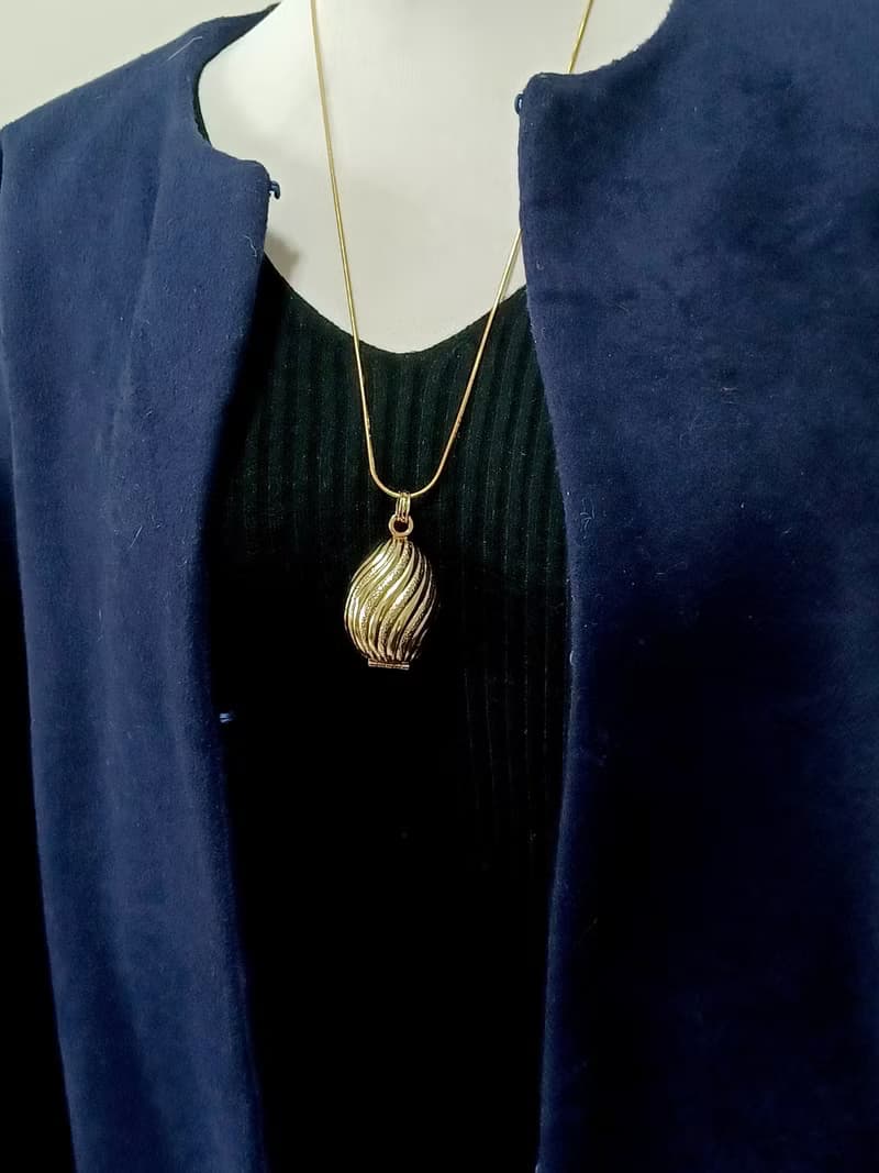 vintage jewelry AVON 古典洋蔥造型香膏盒 項鍊