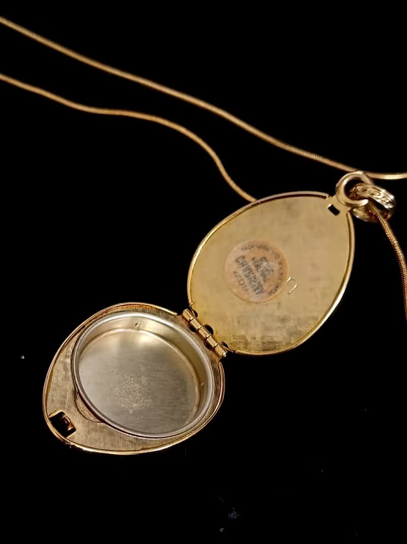 vintage jewelry AVON 古典洋蔥造型香膏盒 項鍊