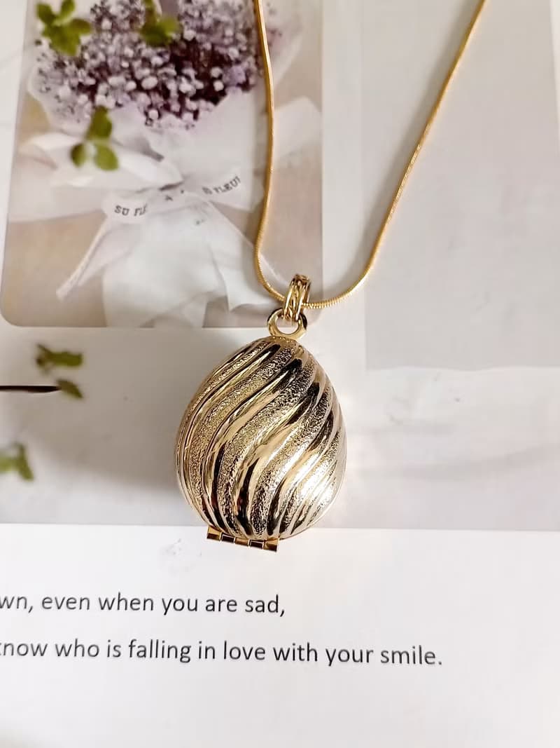 vintage jewelry AVON 古典洋蔥造型香膏盒 項鍊