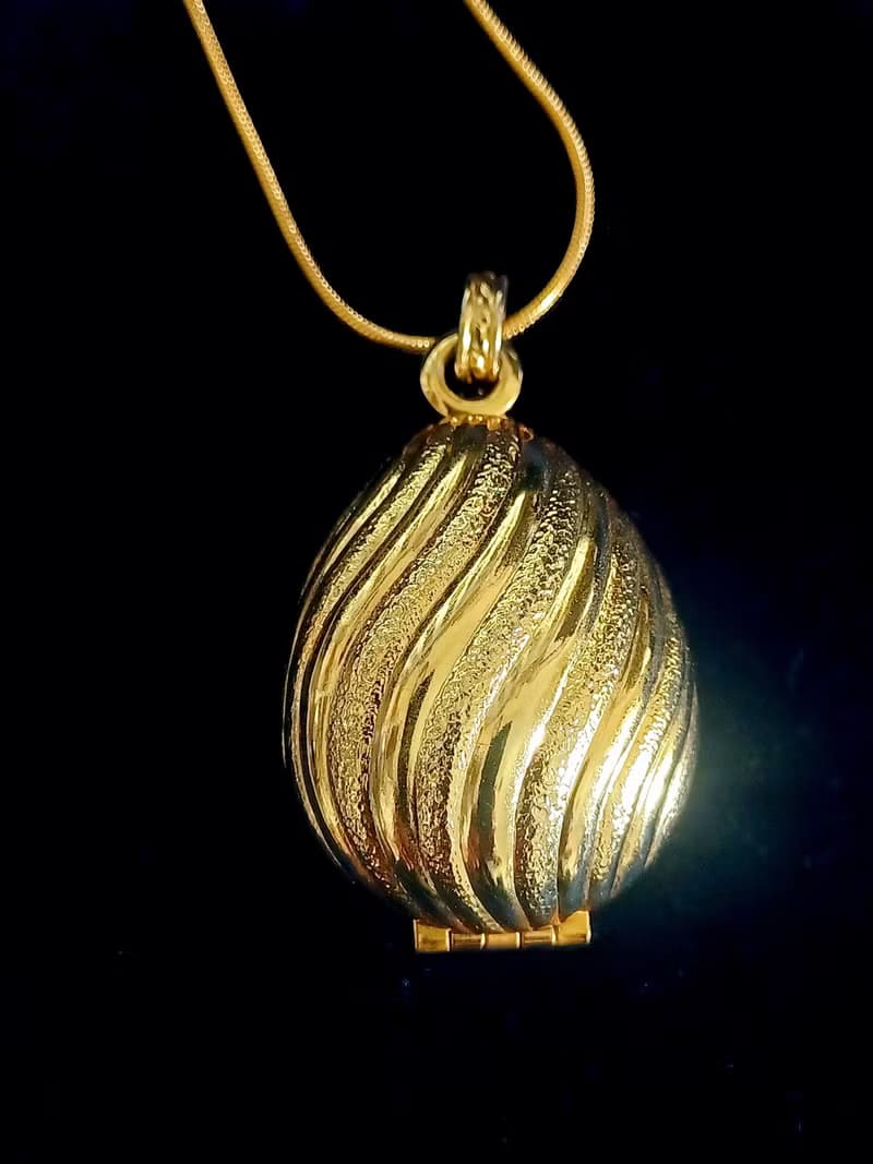 vintage jewelry AVON 古典洋蔥造型香膏盒 項鍊