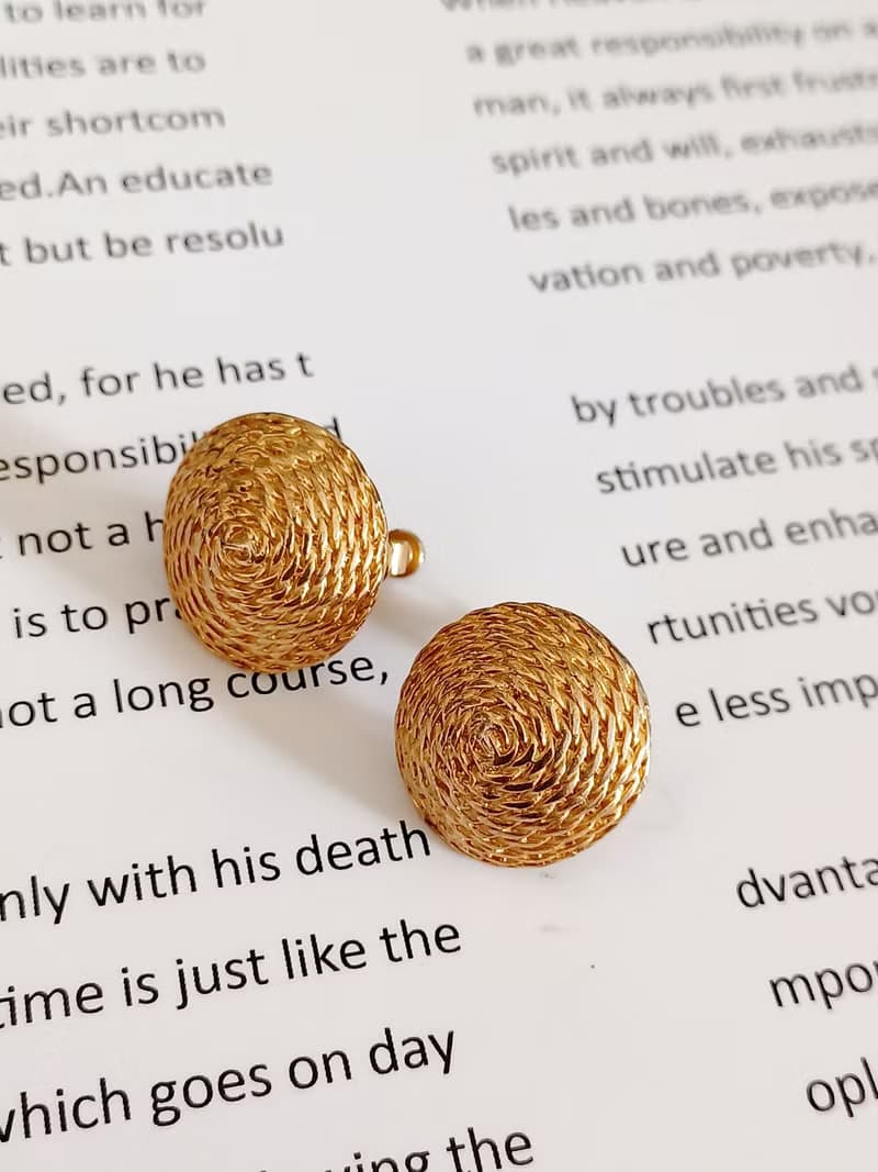 vintage jewelry  古典金屬藤編紋夾式耳環
