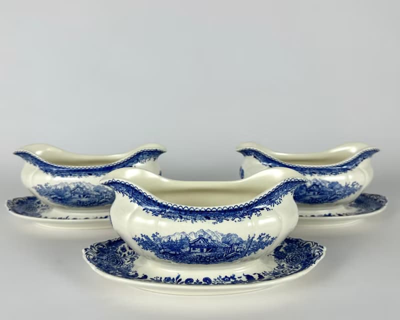 來自德國的 Villeroy & Boch 藍色布爾根蘭肉汁船 附有底板