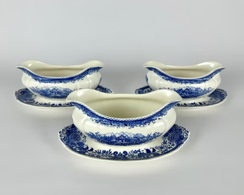 來自德國的 Villeroy & Boch 藍色布爾根蘭肉汁船 附有底板