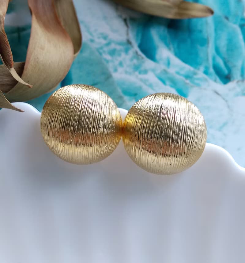 Vintage Jewelry 西洋古董飾品 金色調 空心半球 金絲髮 針式耳環
