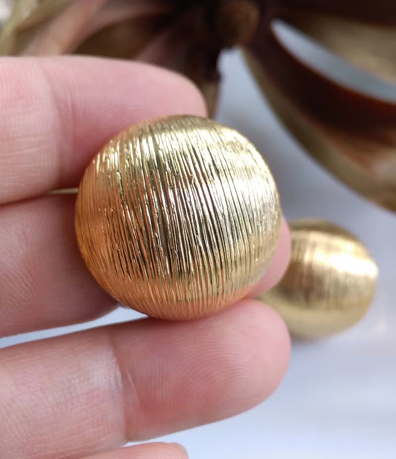 Vintage Jewelry 西洋古董飾品 金色調 空心半球 金絲髮 針式耳環