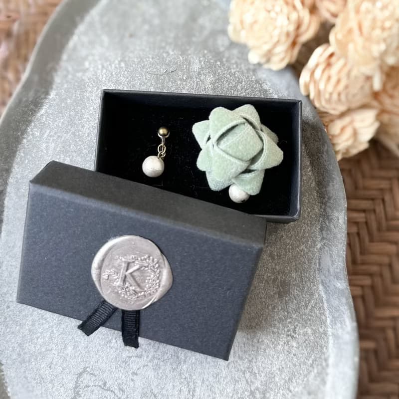 ギフトリボン ピアス・イヤリング【アイスグリーン】コットンベルベット