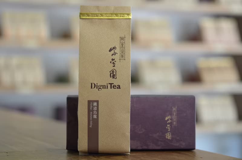 鐵道烏龍(秋/ 中焙火/ 蜜香型/ 懷舊款)