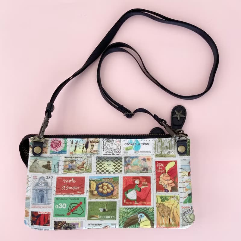 スマホも入る財布ポシェット　切手プリント ショルダーバッグ 錢包