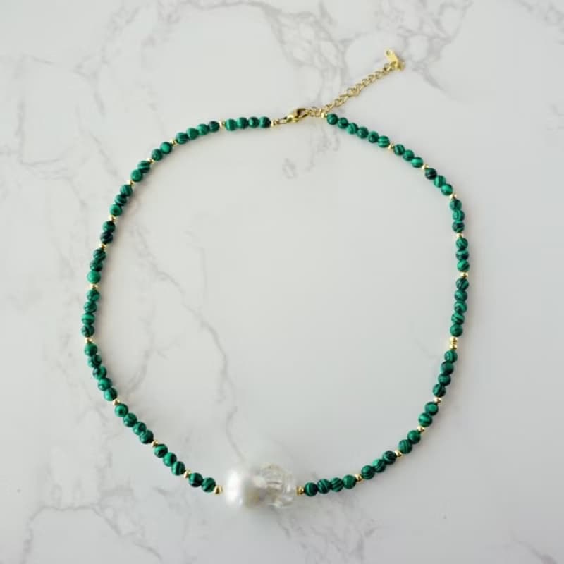 Malachite and baroque pearlnecklace