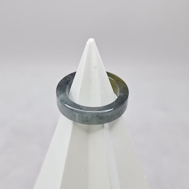冰膠烏雞戒指 玉戒 國際圍8 內徑15.1 | 天然緬甸玉A貨翡翠