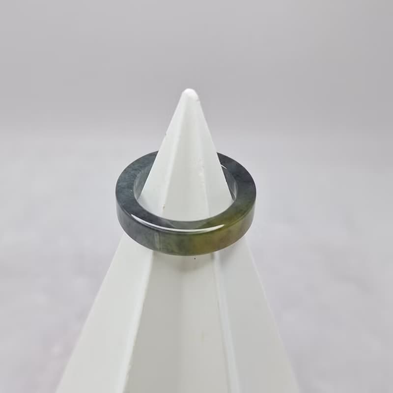 冰膠烏雞戒指 玉戒 國際圍8 內徑15.1 | 天然緬甸玉A貨翡翠